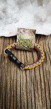 Load image into Gallery viewer, Paracord Survival Bracelets
