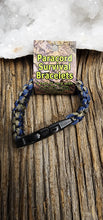 Load image into Gallery viewer, Paracord Survival Bracelets
